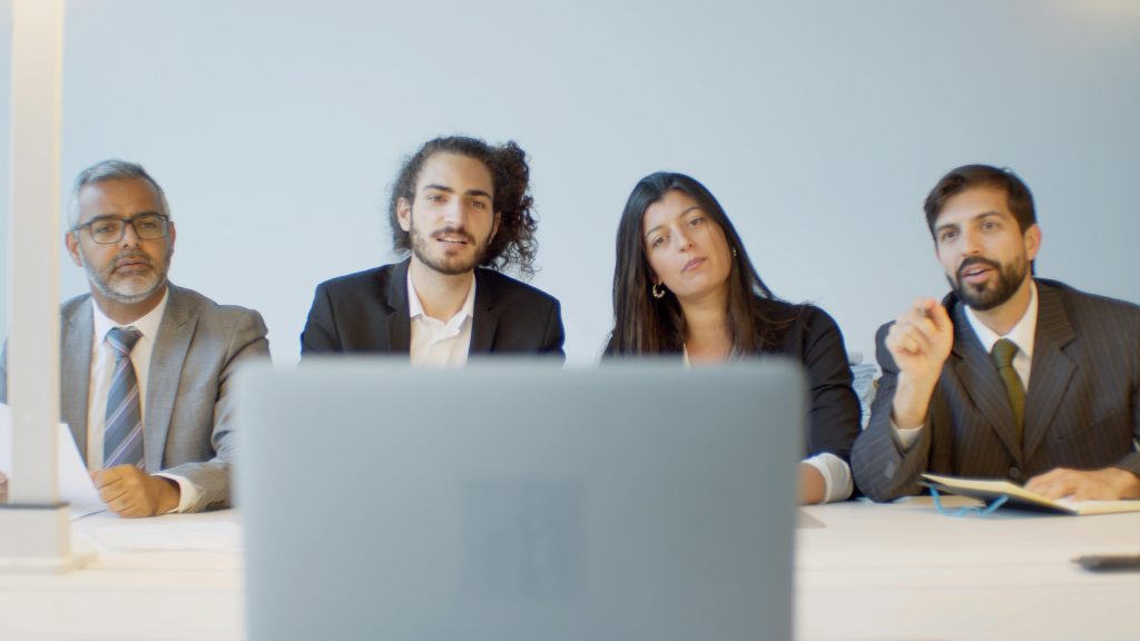 C-Levels y líderes intermedios en procesos de transformación digital